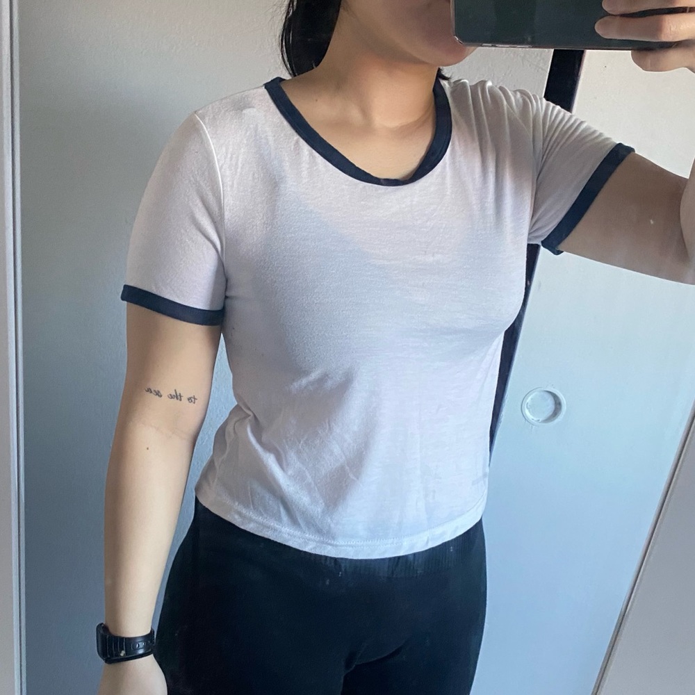 🔵 H&M Cropped Ringer Tee